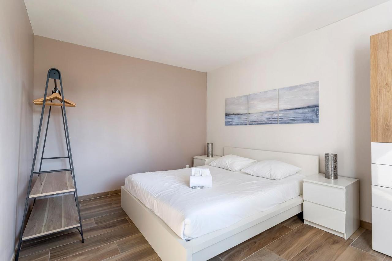 Suite Granges En Rez-De-Jardin Pour 4 Voyageurs Lyon Zewnętrze zdjęcie
