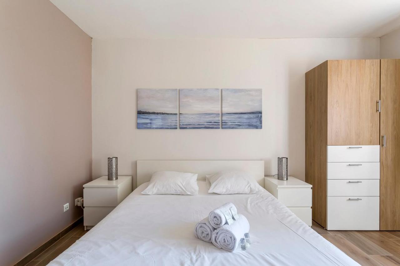 Suite Granges En Rez-De-Jardin Pour 4 Voyageurs Lyon Zewnętrze zdjęcie