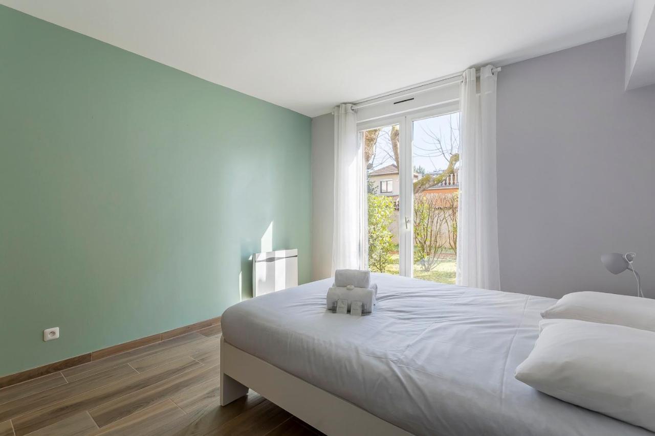 Suite Granges En Rez-De-Jardin Pour 4 Voyageurs Lyon Zewnętrze zdjęcie