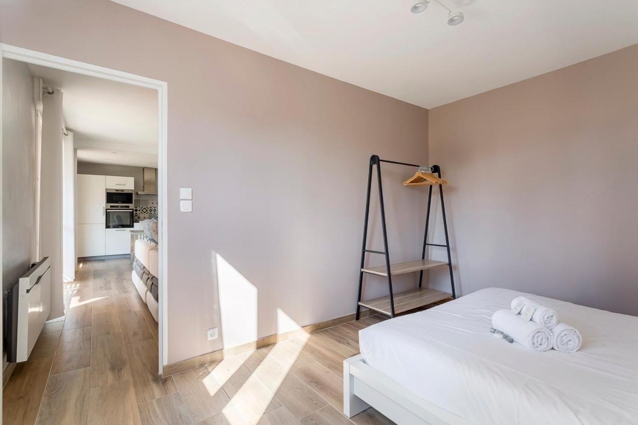 Suite Granges En Rez-De-Jardin Pour 4 Voyageurs Lyon Zewnętrze zdjęcie